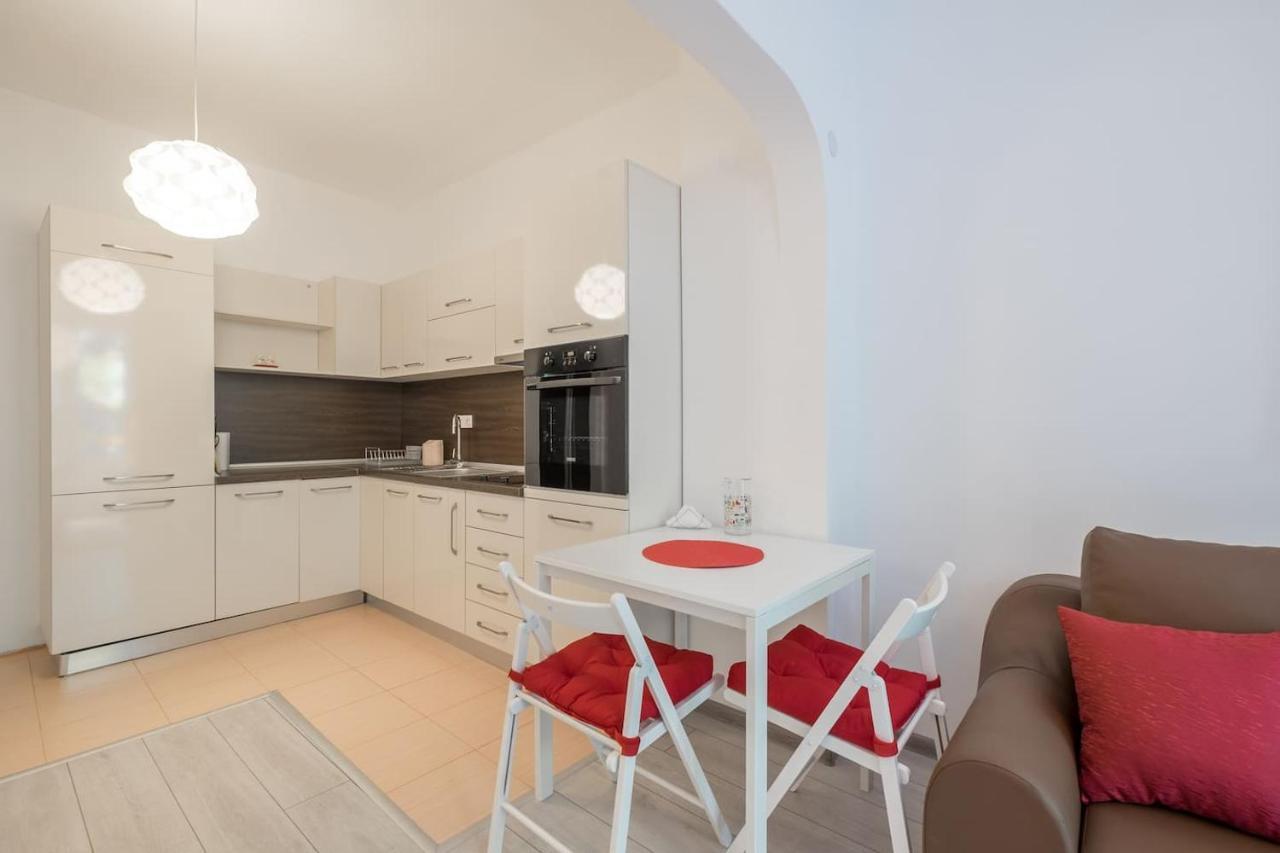 Your Perfect Place To Stay On Vitosha Str Apt Sofia Exterior foto