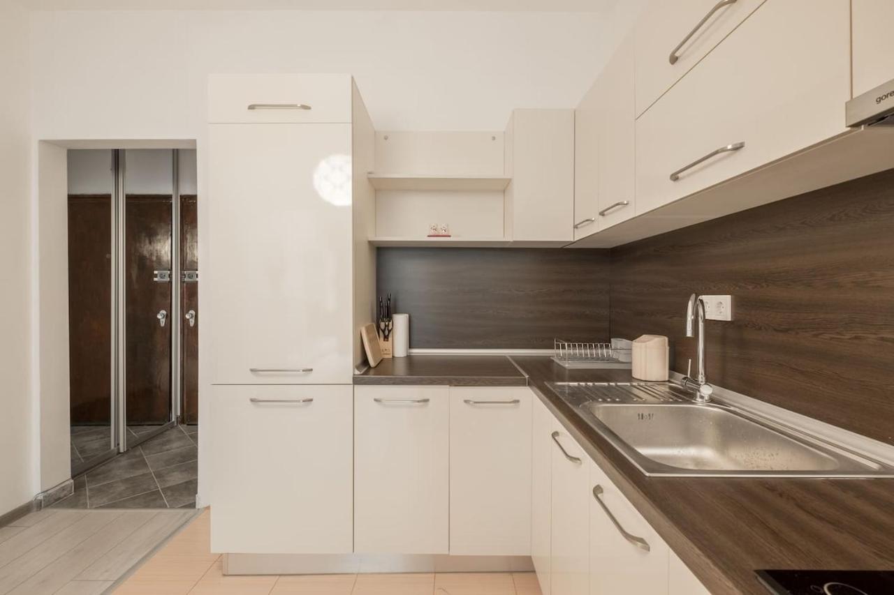 Your Perfect Place To Stay On Vitosha Str Apt Sofia Exterior foto