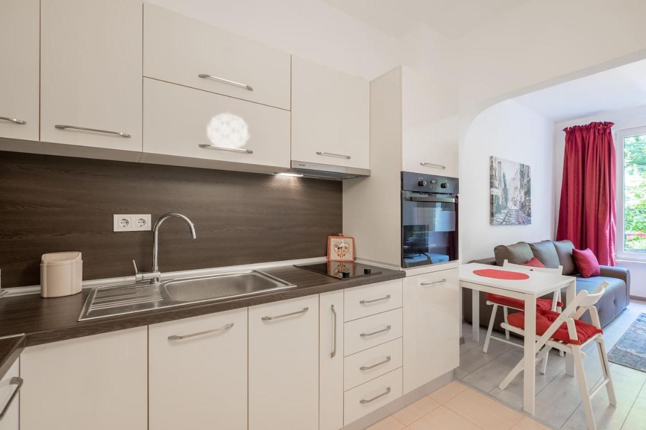 Your Perfect Place To Stay On Vitosha Str Apt Sofia Exterior foto