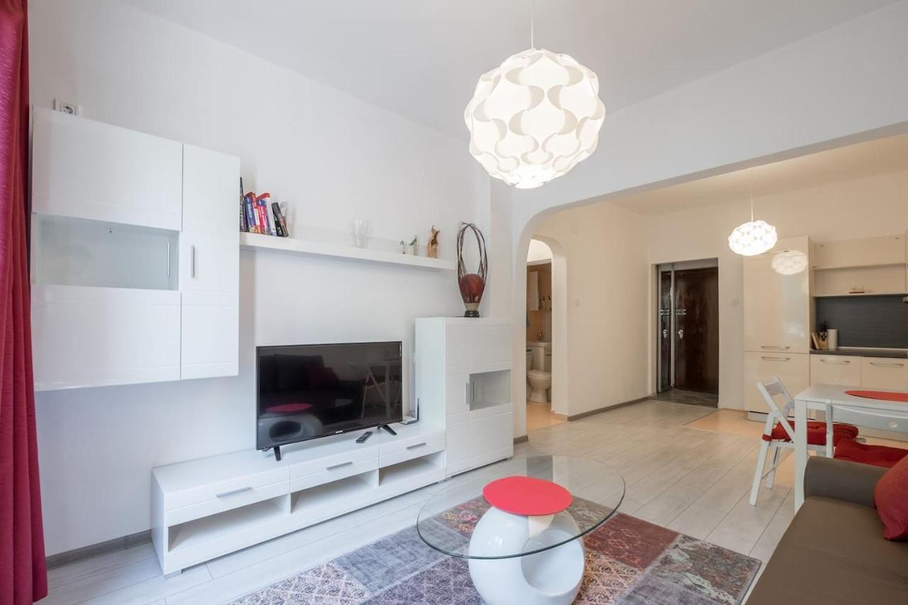 Your Perfect Place To Stay On Vitosha Str Apt Sofia Exterior foto